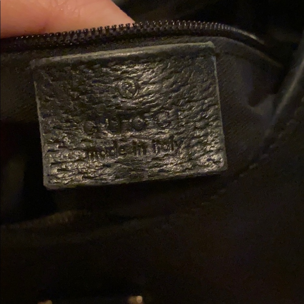Black Gucci handbag **** MAKE AN OFFER**** - Picture 5 of 7